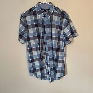 Tommy Hilfiger short sleeve bottom down shirt